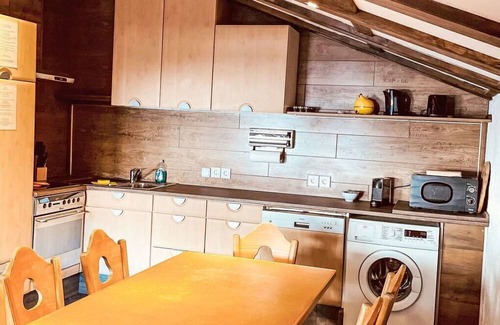 Steinberg am Rofan Apartamento | Cosy apartment for 20 guests with WIFI, patio, pets allowed and parking