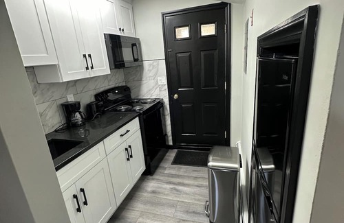 Danbury Apartamento | Cozy 1-bedroom apartment in welcoming Danbury with AC, WiFi