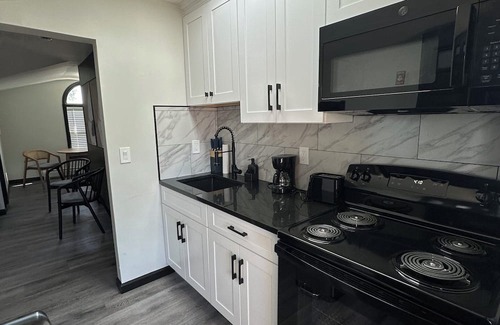 Danbury Apartamento | Cozy 1-bedroom apartment in welcoming Danbury with AC, WiFi