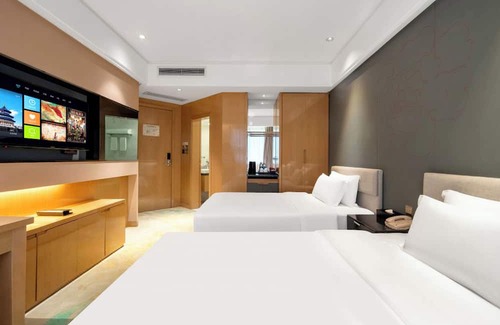 Yuzhong Hotel | Excel Hotel