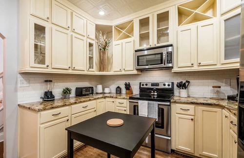 Olde Towne East Casa | Lovely 5 Bedroom home in Olde Town East of Columbus Ohio