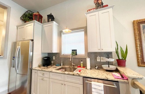 Jackson Casa | Becky's Lake Bungalow
