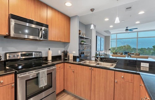 South Eola Condominio | Cozy 2-bedroom apartment in downtown Orlando with free parking