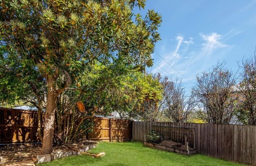 Holland Park West Casa | 4BDR 2BTH Home Holland Park