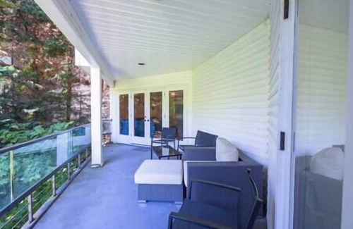 Magnolia Casa | Elegant Magnolia 3BR Luxury Family Retreat