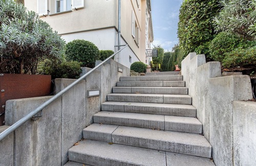 Bad Soden am Taunus Apartamento | Apartment 'Taunus-Zimmer Skyline-Blick' with Wi-Fi