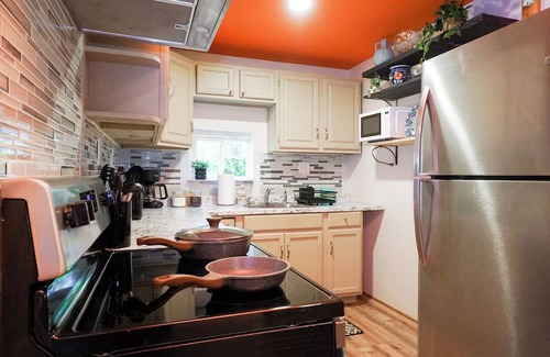 Piedmont Cabaña | Casita PDX with W/D, workspace