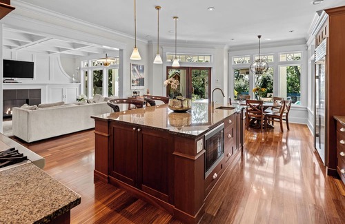 Oak Bay Casa | Uplands Family Home
