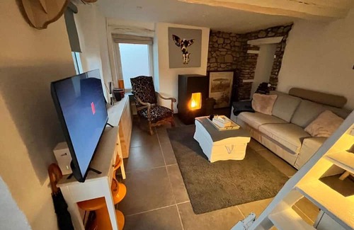 Andenne Casa | Plongez dans le charme et le mystère de la maison Mythique