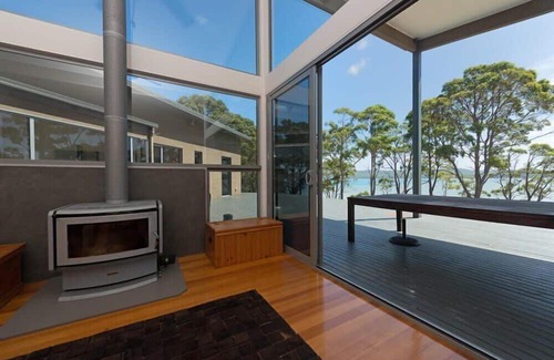 South Bruny Casa | Cloudy Bay Lagoon Estate ~ Architecturally designed home