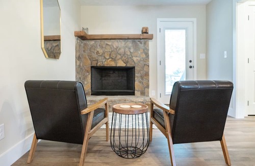 Opelika Casa | Conveniently located to Downtown Opelika, RTJ Golf Course, and Auburn University