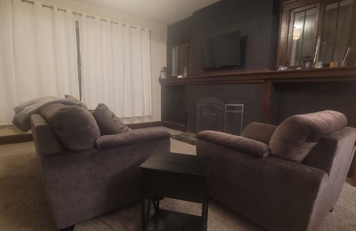 Quincy Casa | Charming 3-bedroom Centrally Located