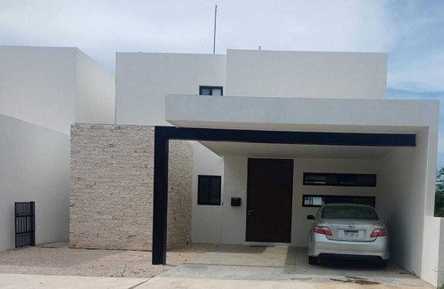 Mérida Casa | Charming 3-bedroom townhome with AC and WiFi in delightful Sitpach