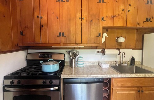 Remsenburg Casa | Charming 2-bedroom house in peaceful Remsenburg with AC, WiFi, and a Huge Pool!