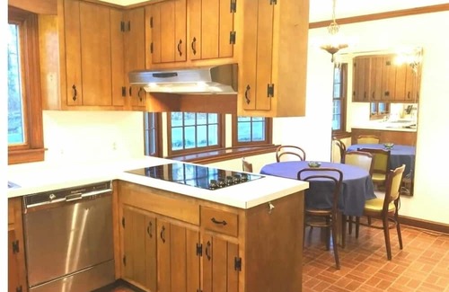 Lookout Mountain Casa | 11 Bdrm ~🏠🏡Mostly 1 Story 29ppl! RETREATS, FIRETABLE🔥Lkt Mtn 5acre