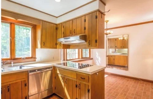 Lookout Mountain Casa | 11 Bdrm ~🏠🏡Mostly 1 Story 29ppl! RETREATS, FIRETABLE🔥Lkt Mtn 5acre