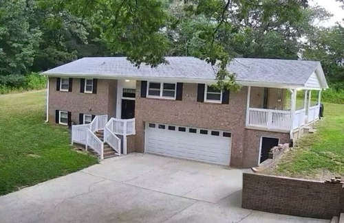 Barium Springs Casa | Charming 4-bedroom House with AC and WiFi in quaint Statesville