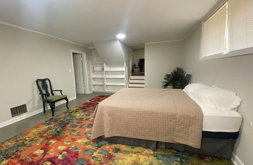 Athens Casa | 4-bedroom house in excellent Athens Location Near UGA. Corner Lot. Fenced Yard.