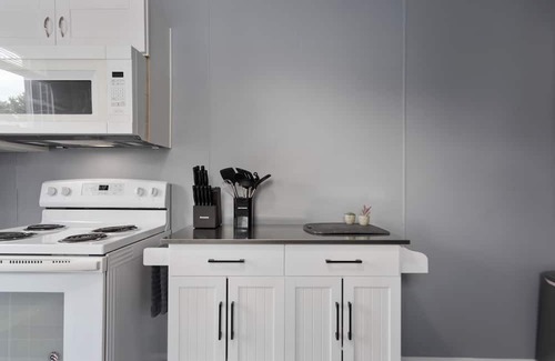 Riverview Apartamento | Cozy, 5 min to downtown, TMobile Center, PNL, Crossroads. close to everything!n