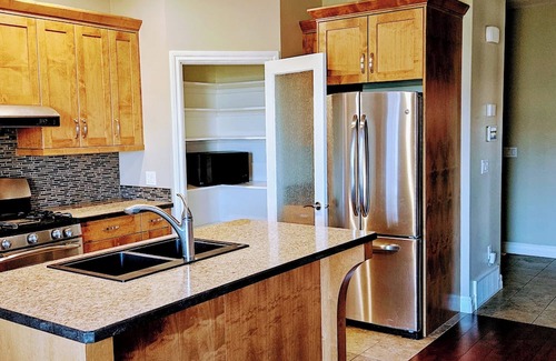 Fort St. John Casa | Family-size Spacious Executive Duplex