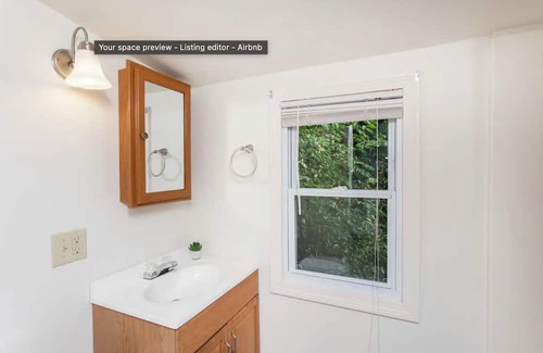 Malta Cabina | Cozy Saratoga Cabin with 1 bedroom and AC