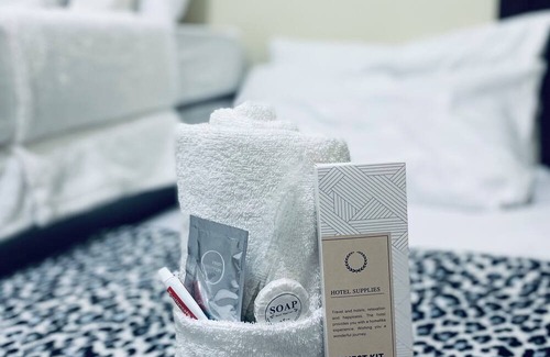 Highway Hills Condominio | Cozy 2-bedroom condo in pleasant Mandaluyong with fitness room, WiFi