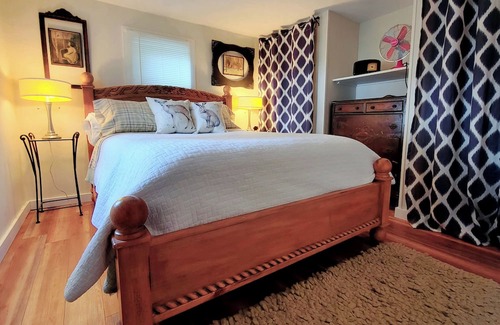 Fountain Cabaña | Pet friendly Lakefront Cottage/Cabin between Ludington/Baldwin/Manistee