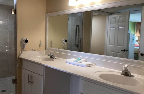 Weston Complejo | Luxury one bedroom and one bathroom unit with full amenities