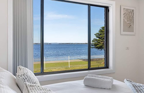 Buff Point Casa | Stylish Lakefront Tranquillity- Kayaks