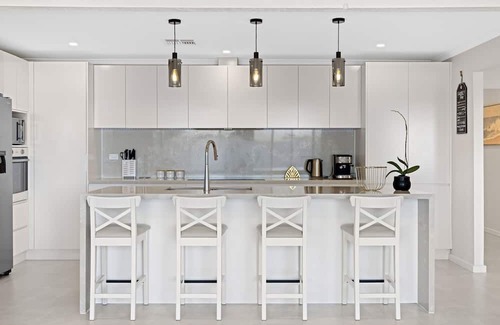 Buff Point Casa | Stylish Lakefront Tranquillity- Kayaks