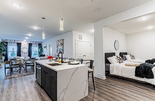 Hillsborough Condominio | Posh Living Cozy 2 Condo in amazing Hillsborough Township