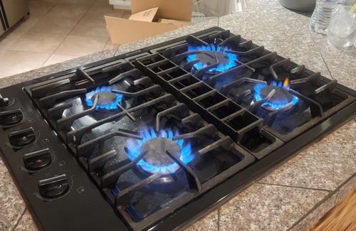 Portsmouth Casa | Charming 2-bedroom house in Portsmouth with Wi-Fi, AC, Pool, and pool table.