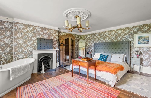 Moretonhampstead Otro | Linscott Farmhouse sleeps 10 guests in 5 bedrooms