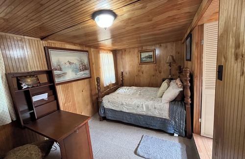 Marlinton Cabaña | Charming cottage with WiFi/AC, Bicycling, Hiking, canoeing, Snowshoe Mtn, Cass.