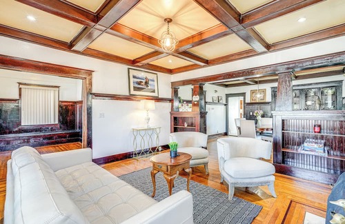 Richmond Casa | Gated Richmond Home ~ 2 Blocks to BART Station!