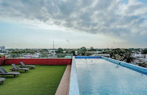 Centro Casa | Immerse in Mérida's Charm: Cozy Hotel Room w/Breathtaking Rooftop Pool