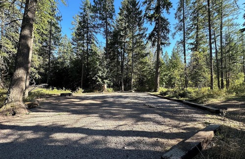 Ronan Alquiler De RV | Charming Dry RV Spot at the base of Mission Mountains