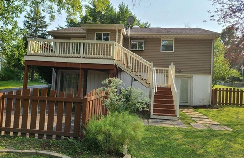 Ballwin Casa | Charming 1-bedroom in basement with AC, WiFi in awesome Ballwin