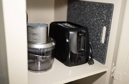 Merced Casa | Welcome to our cozy 3-bedroom 2 bath retreat in North Merced.