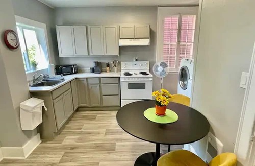 Saint John Apartamento | 1BR Next to Hospital & Uptown
