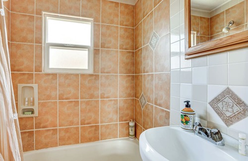 Dove Creek Cabaña | Cozy Dove Creek Cottage w/ Patio & Spacious Yard
