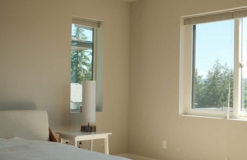Rock Creek Casa | Clean and Bright New Build w/ Mountain Views