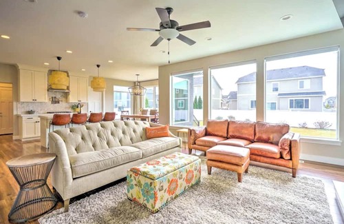 Vineyard Casa | Luxury Home-Pool-Pickleball-Hottub-FamilyFriendly-Toys