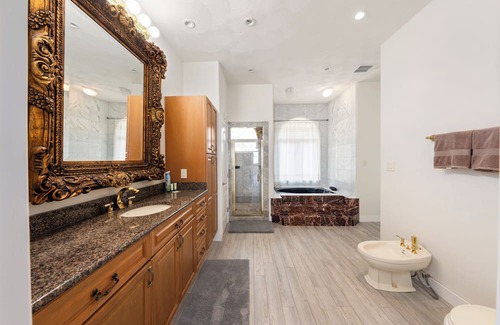 Wailuku Casa | Large House on Maui