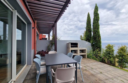 Calheta Casa | The Red Hot Chill House by LovelyStay