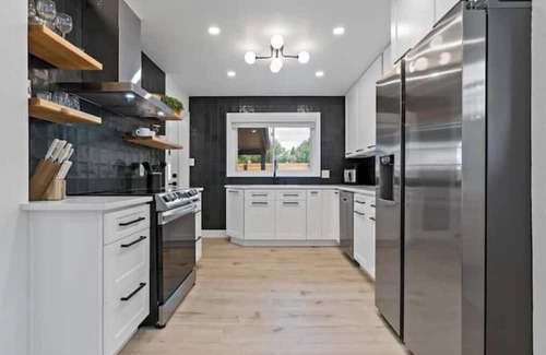 Scenic Heights Casa | 4 Beds 2 Baths. 15 Mins to DT Denver. Located 5 Mins from Olde Town Arvada!