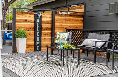 Windsor Casa | ColoRADo Retreat: King Beds, Great Yard & Fire Pit