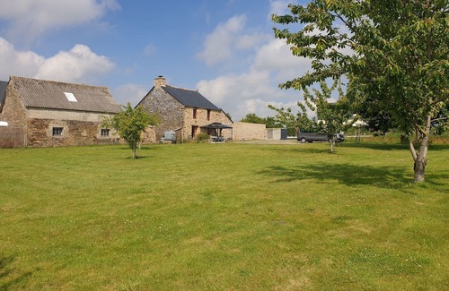 Saint-Georges-de-Grehaigne Casa | Old sheepfold in the bay of Mont Saint Michel for 8 persons PMR animals ok