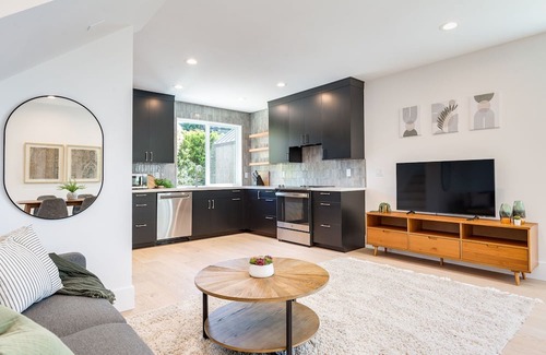 Southeast Magnolia Casa | Newly Crafted Magnolia ADU with 3BD & Spectacular Puget Sound Views - Available for 30+ Night Stays