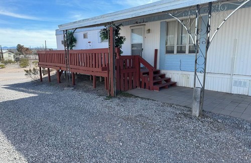 Elephant Butte Casa | Cozy 2-bedroom mobile home in enchanting Elephant Butte with AC, WiFi, and quiet